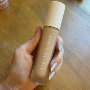 Fenty Beauty by Rihanna
Pro Filt’r Soft Matte Longwear Liquid Foundation
